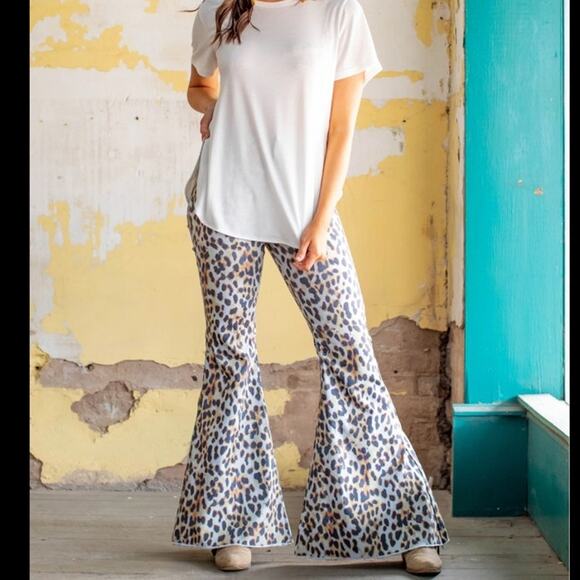 Lucky & Blessed L&B Cheetah Leopard Print Flare Wide Leg Pants Jeans 8 - Picture 1 of 5